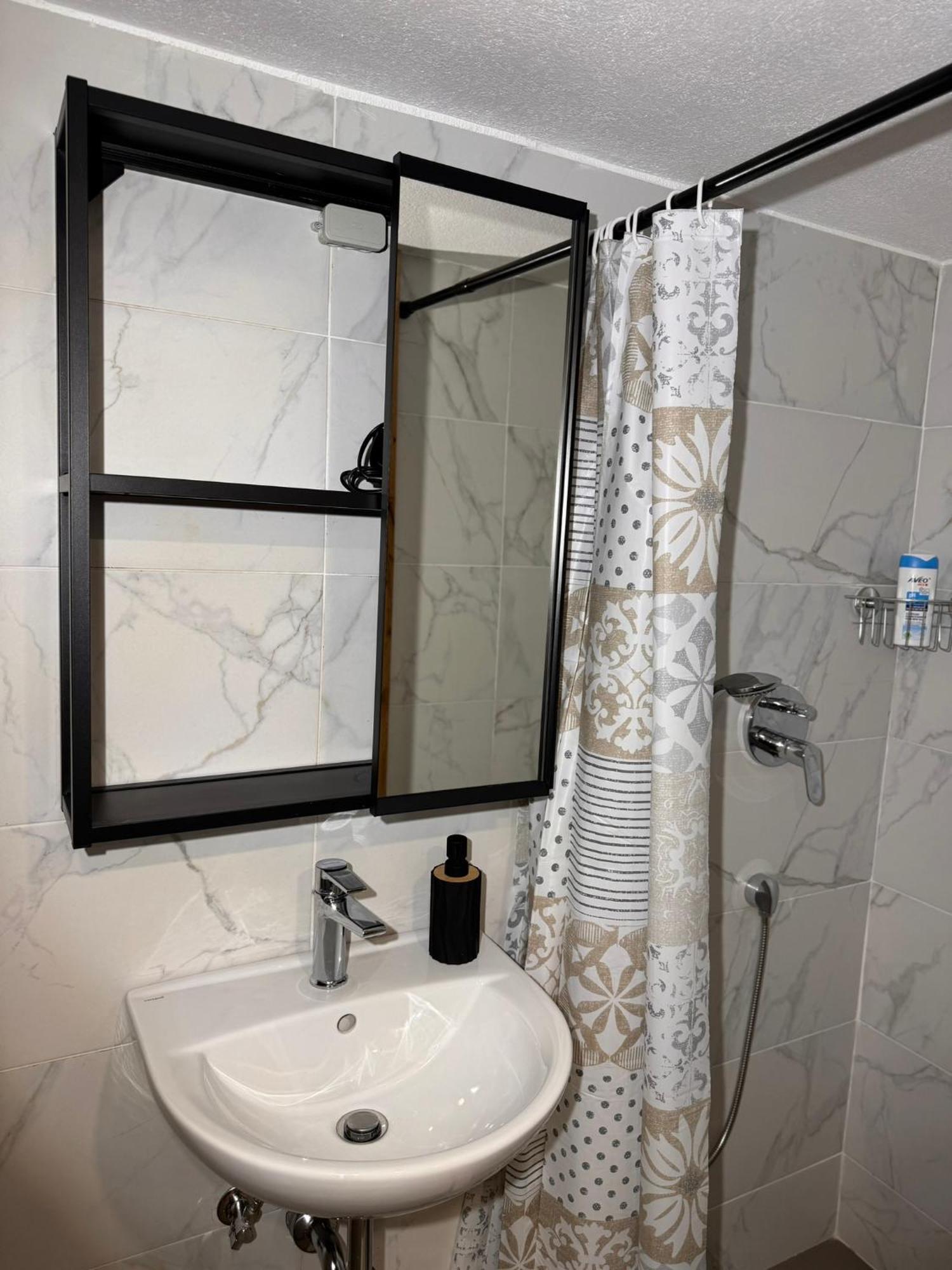 Zenroom Apartments 卢布尔雅那 外观 照片